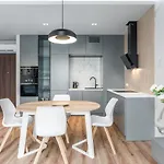Komfortowy Apartament Z Ogrodkiem Apartment