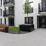 Komfortowy Apartament Z Ogrodkiem Apartment *