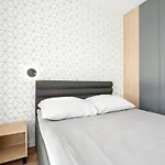 Komfortowy Apartament Z Ogrodkiem *