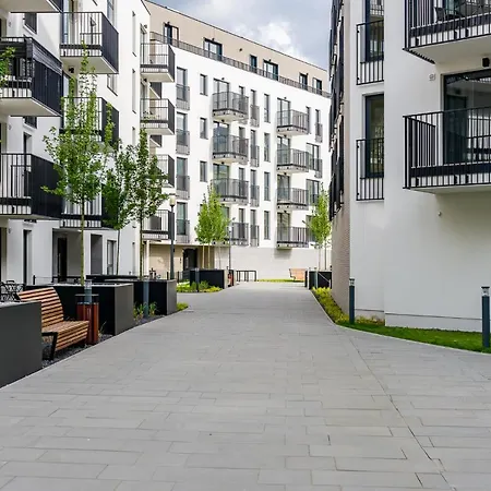 아파트 Komfortowy Apartament Z Ogrodkiem 포즈난
