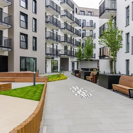 Komfortowy Apartament Z Ogrodkiem 아파트 포즈난