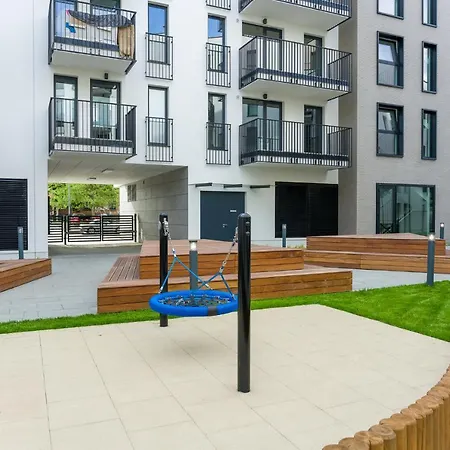 아파트 Komfortowy Apartament Z Ogrodkiem 포즈난