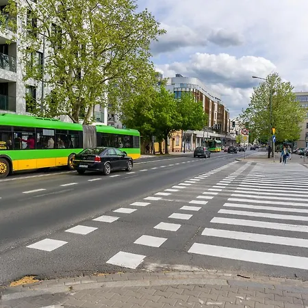 아파트 Komfortowy Apartament Z Ogrodkiem 포즈난