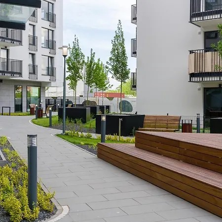 Komfortowy Apartament Z Ogrodkiem 아파트