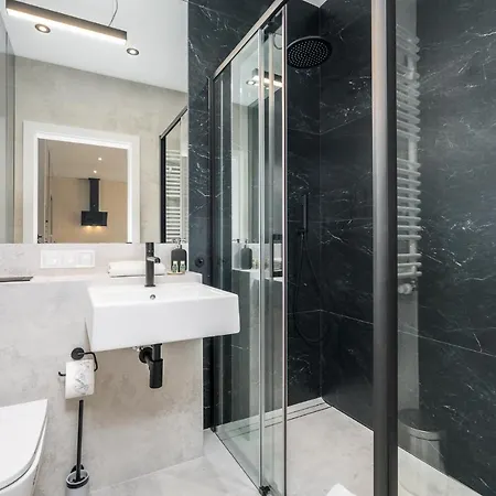Komfortowy Apartament Z Ogrodkiem * Poznań