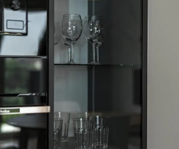 Komfortowy Apartament Z Ogrodkiem 포즈난