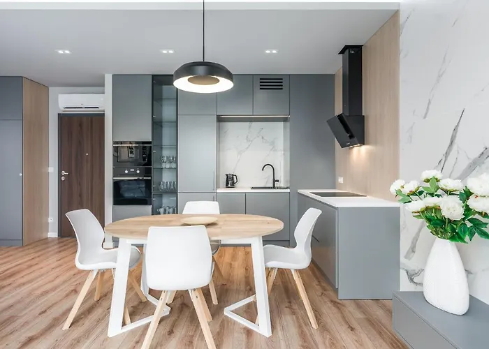 Komfortowy Apartament Z Ogrodkiem 아파트