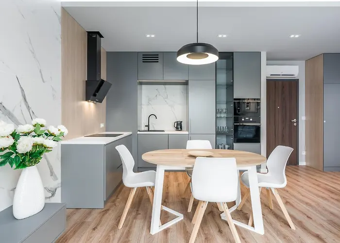 아파트 Komfortowy Apartament Z Ogrodkiem