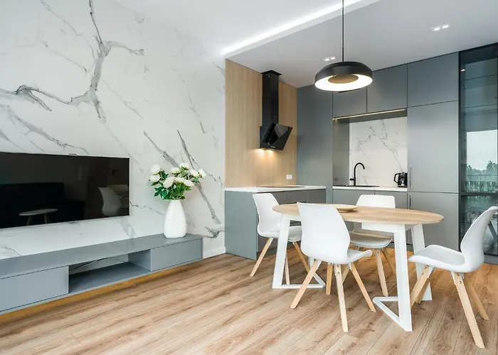 아파트 Komfortowy Apartament Z Ogrodkiem 포즈난